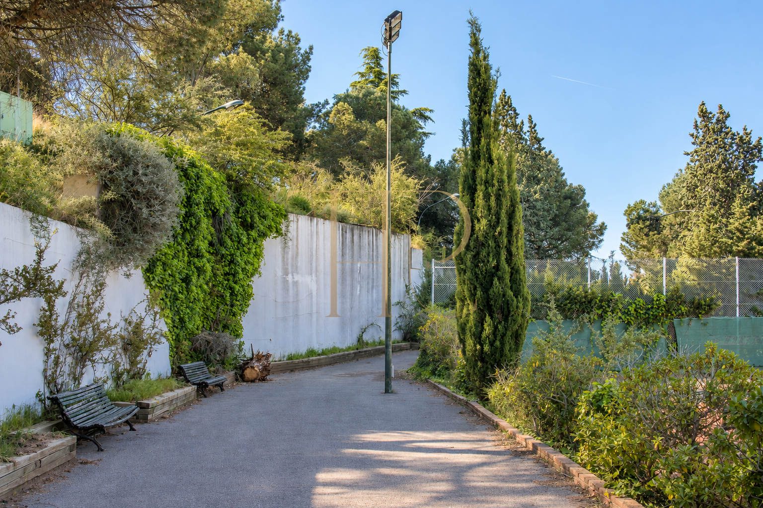 Complejo deportivo con restaurante en Esplugues