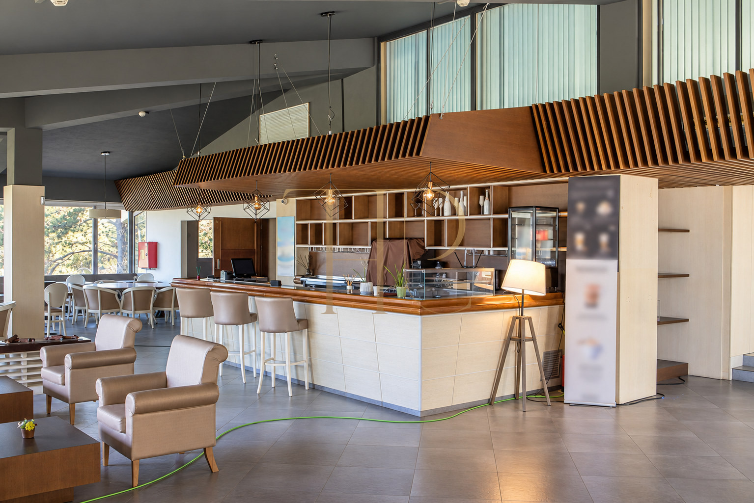 Complejo deportivo con restaurante en Esplugues