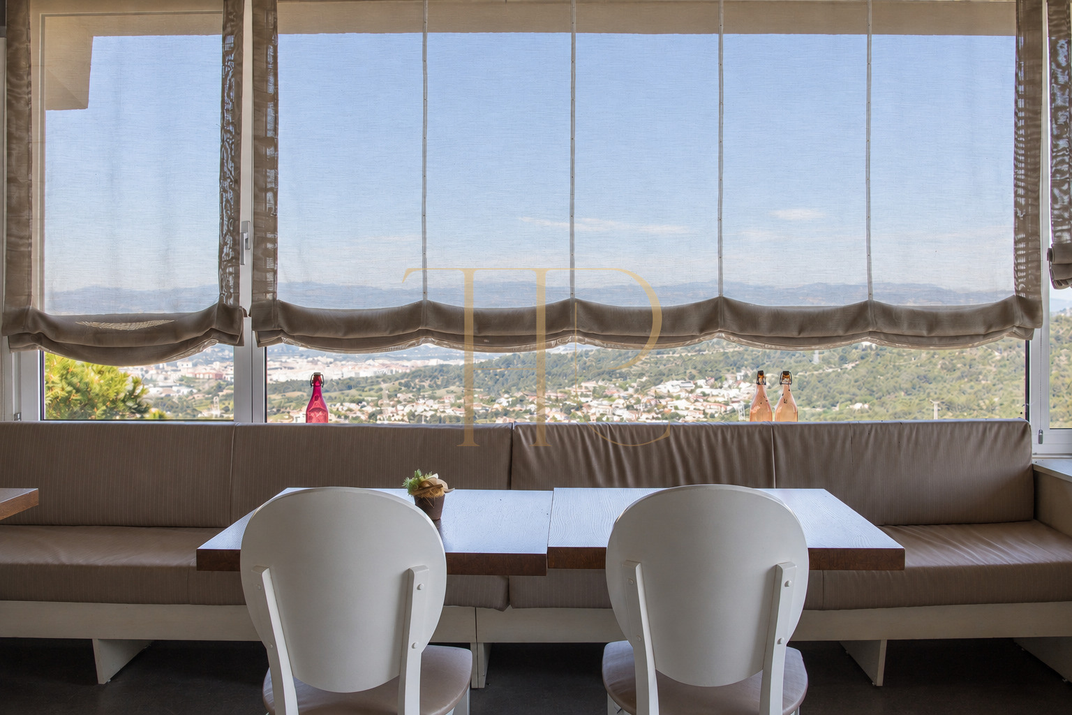 Complejo deportivo con restaurante en Esplugues