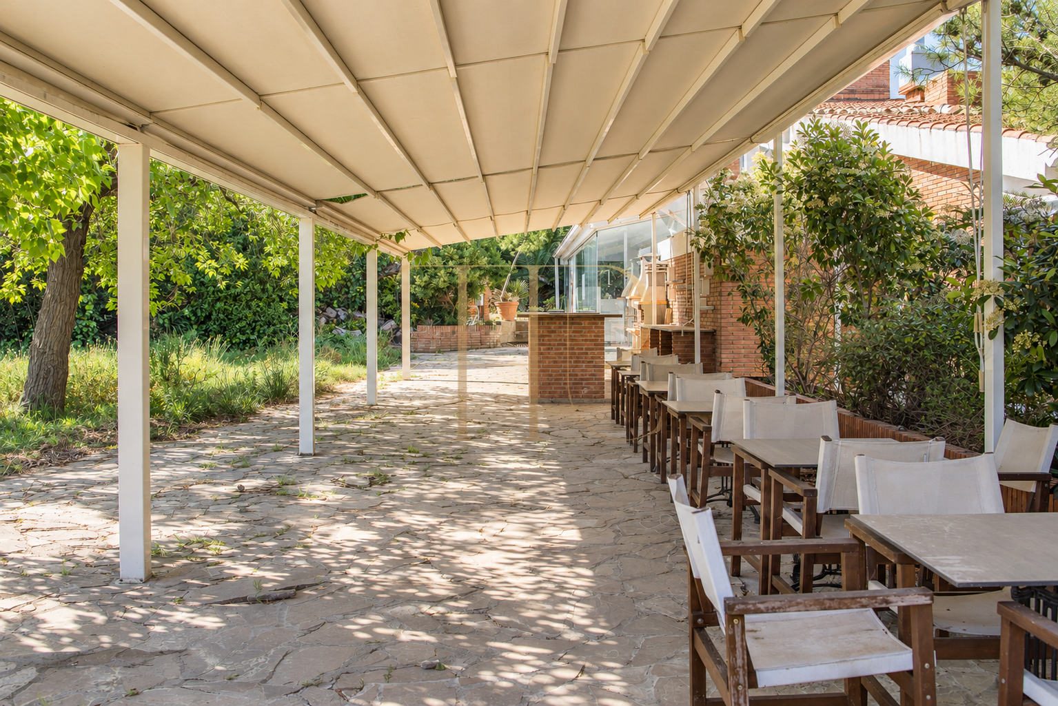Complejo deportivo con restaurante en Esplugues