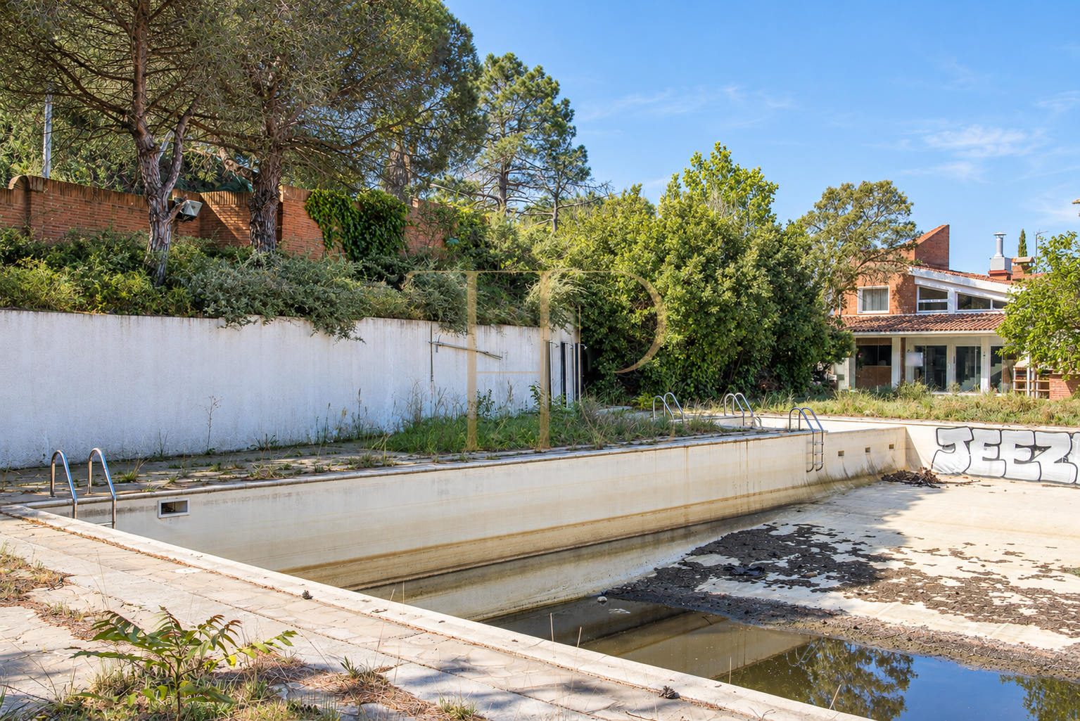 Complejo deportivo con restaurante en Esplugues