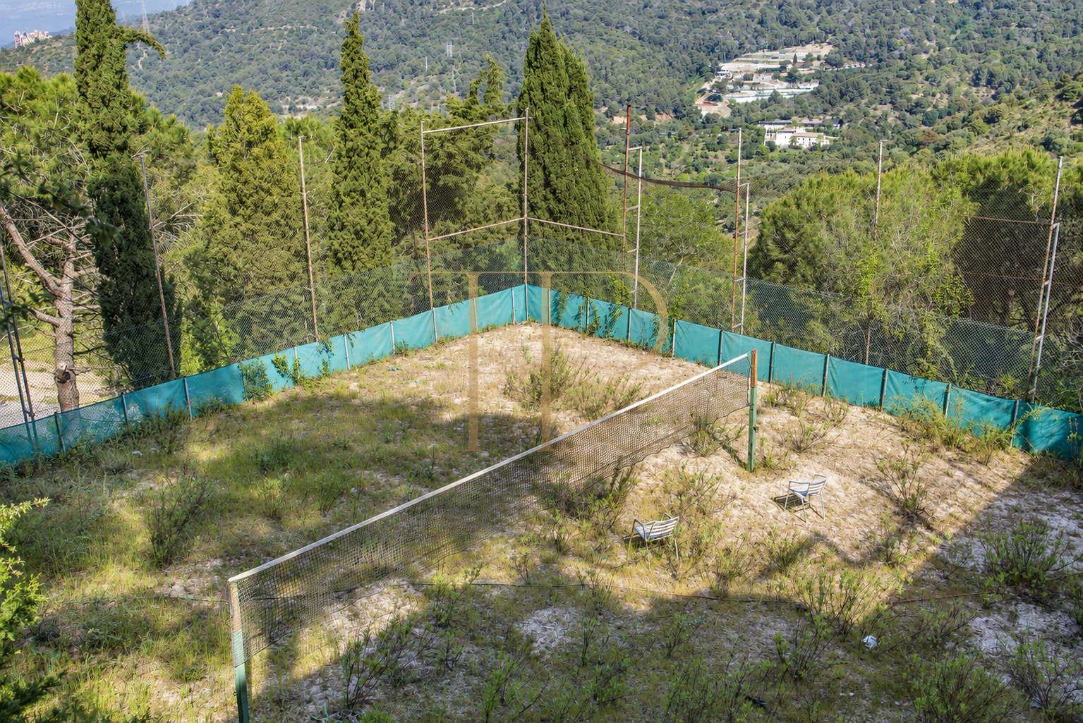 Complejo deportivo con restaurante en Esplugues
