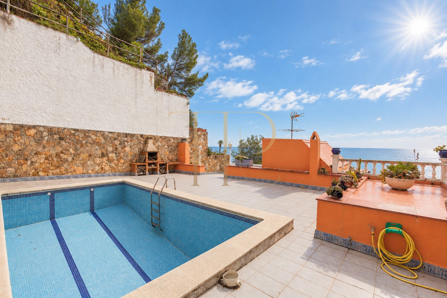 Villa en primera línea de mar en Cala Montgoda, Lloret de Mar