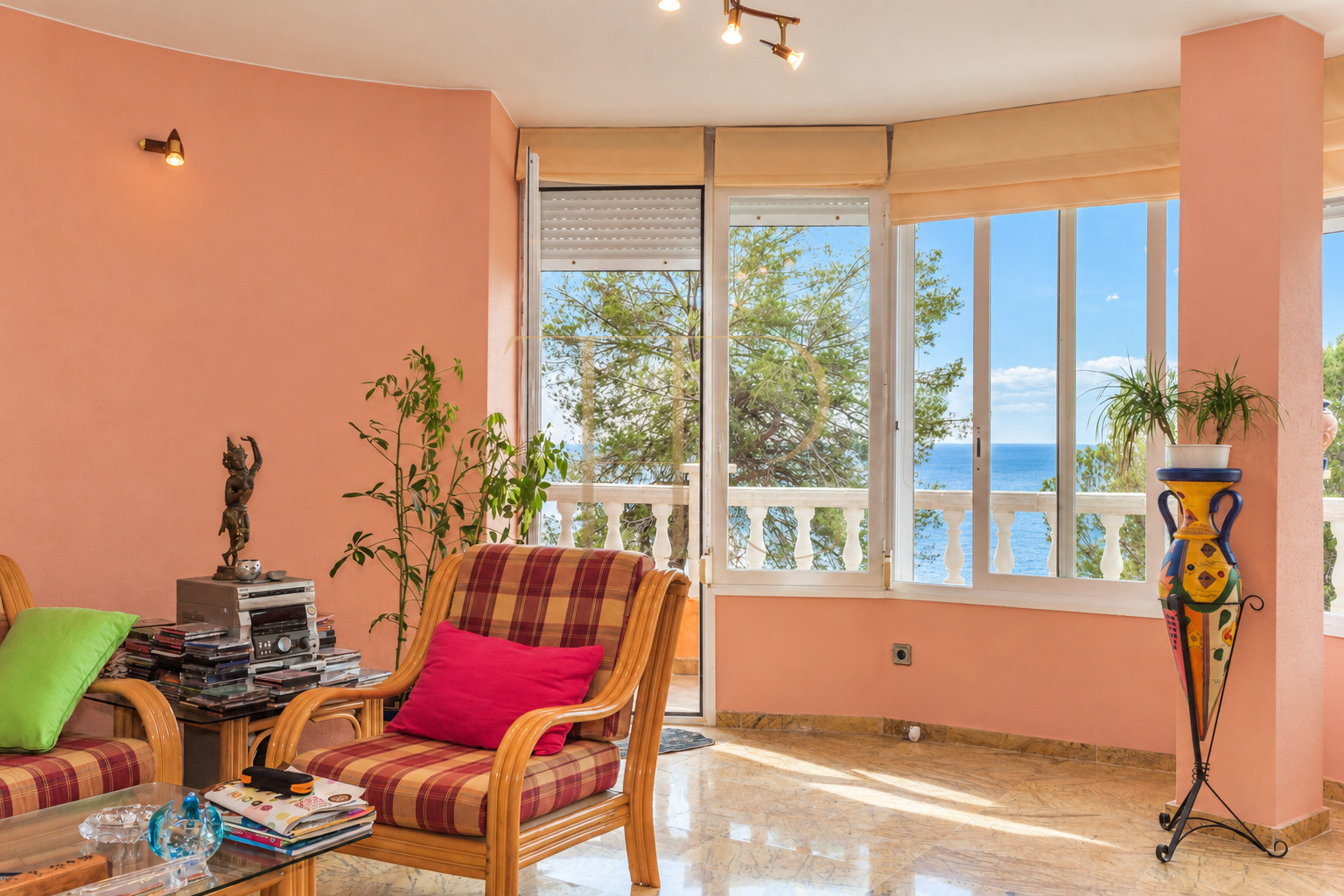 Villa en primera línea de mar en Cala Montgoda, Lloret de Mar