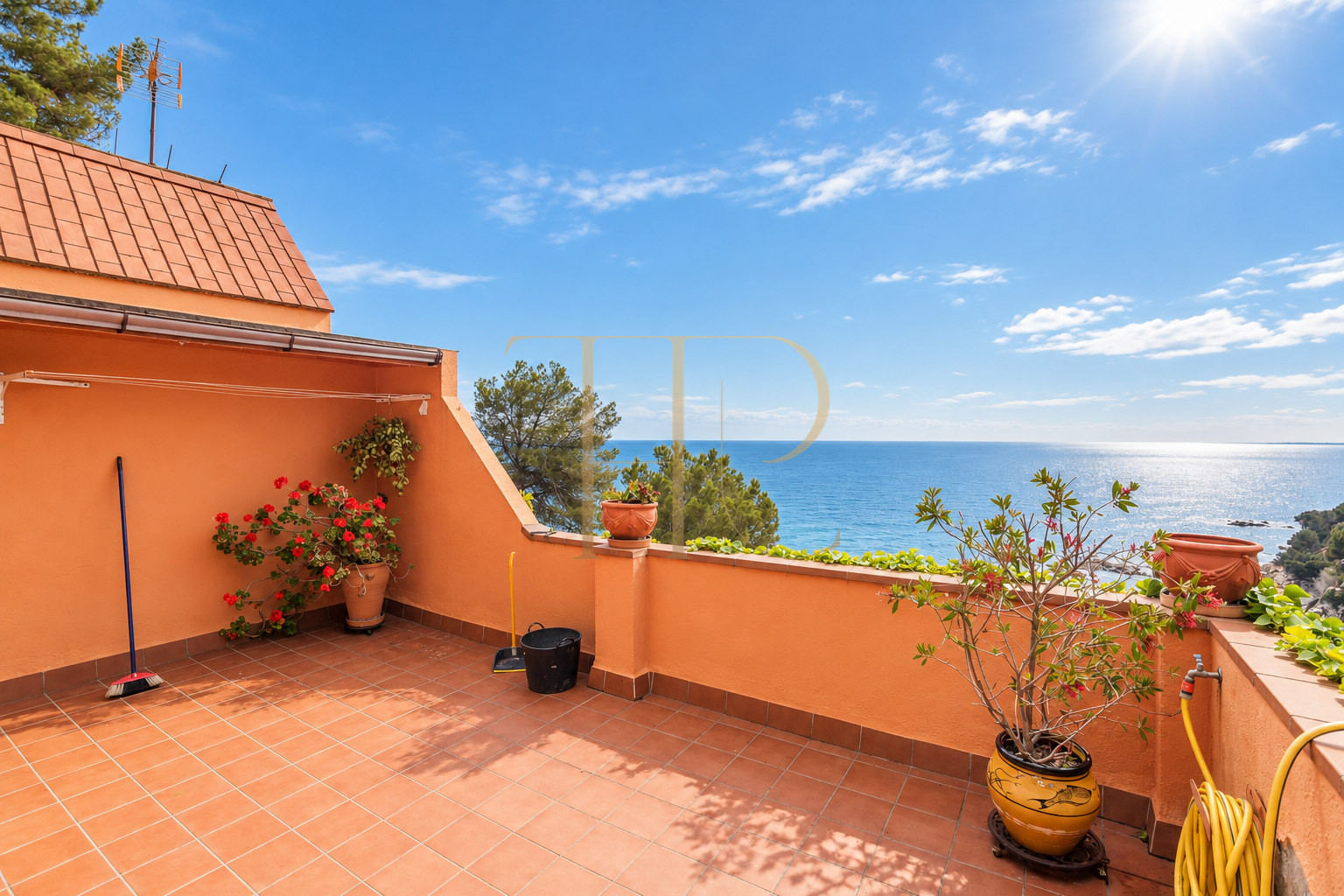 Villa en primera línea de mar en Cala Montgoda, Lloret de Mar