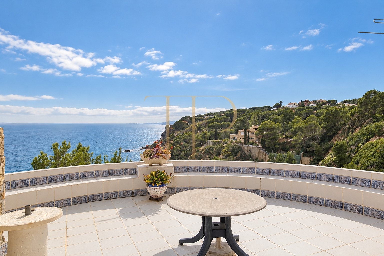 Villa en primera línea de mar en Cala Montgoda, Lloret de Mar
