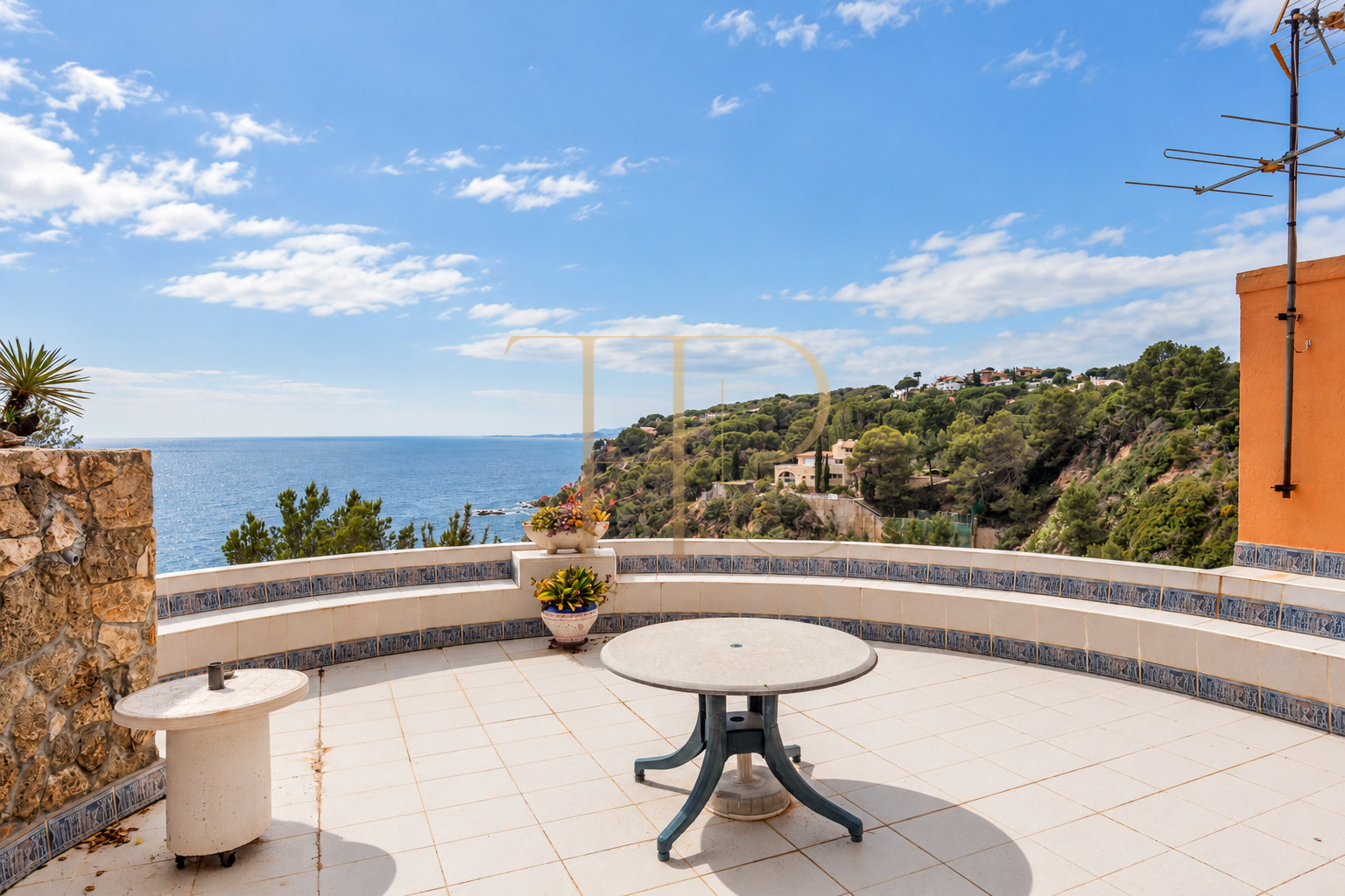 Villa en primera línea de mar en Cala Montgoda, Lloret de Mar