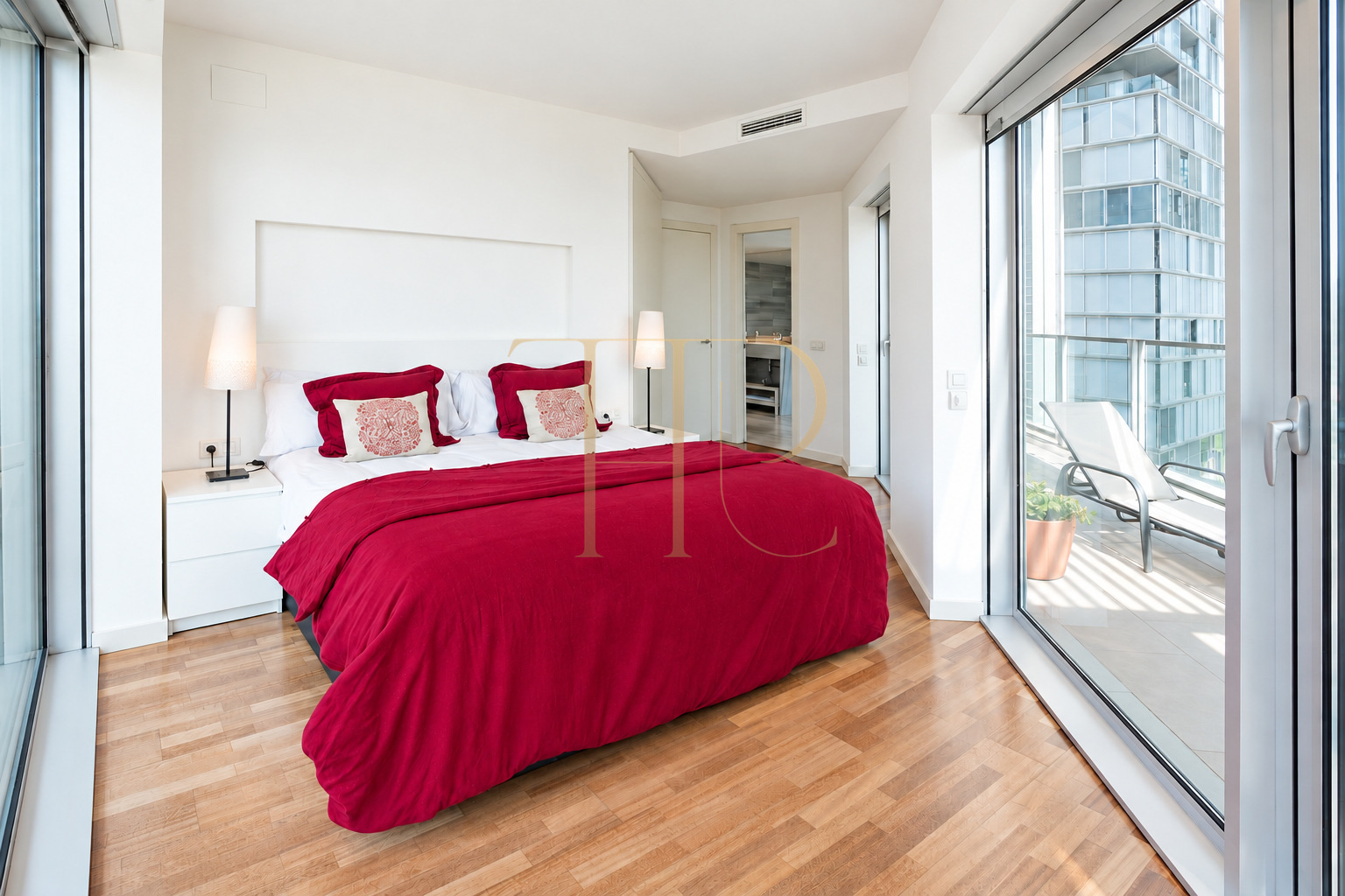Ático alquilado con terraza de 90 m² y vistas al mar en Diagonal Mar