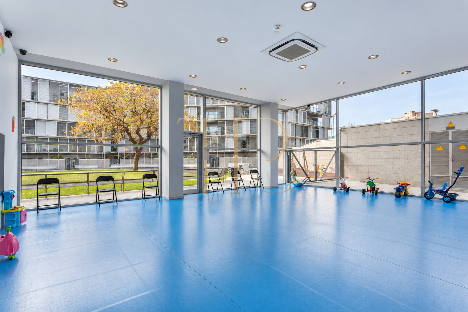 Ático alquilado con terraza de 90 m² y vistas al mar en Diagonal Mar