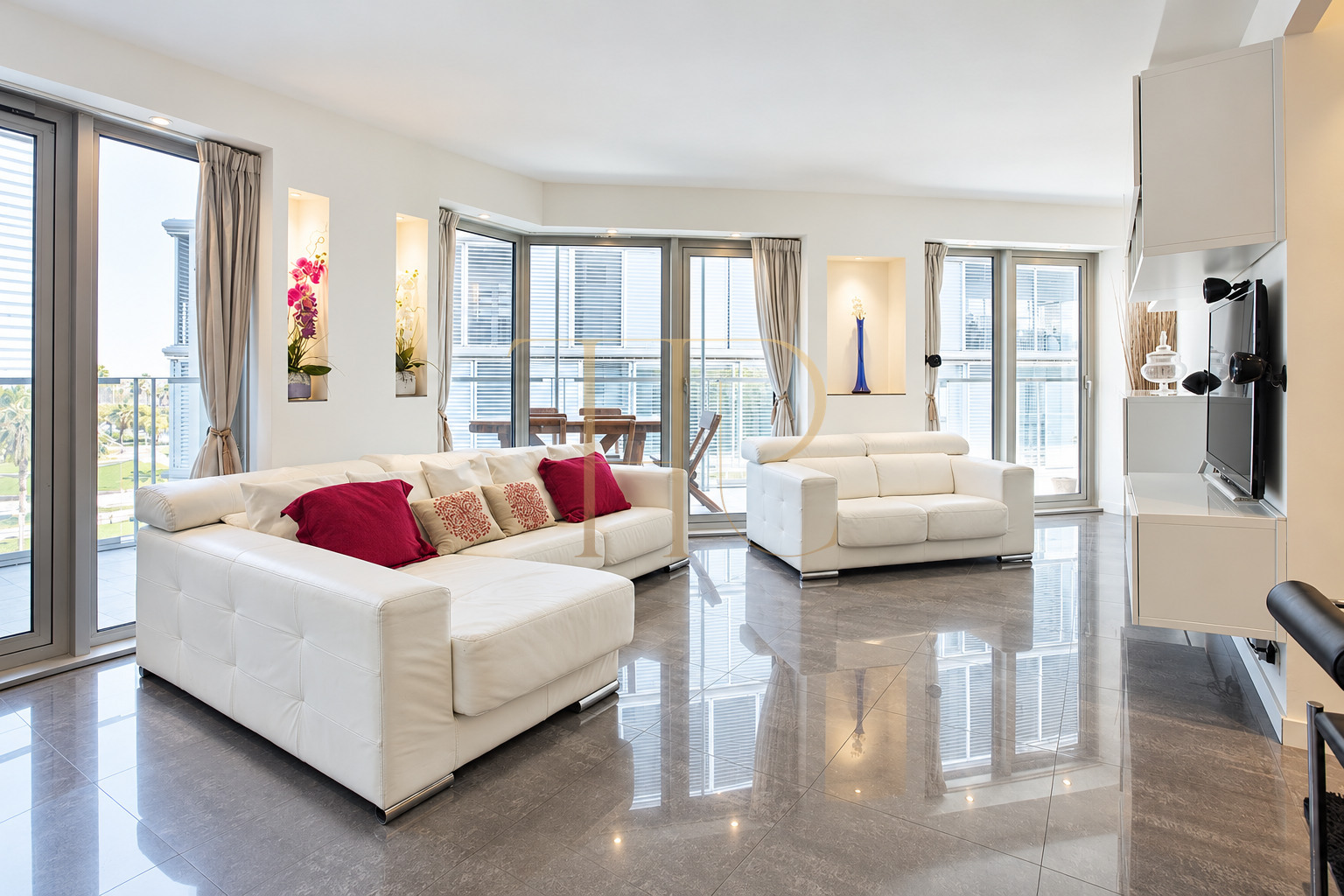Ático alquilado con terraza de 90 m² y vistas al mar en Diagonal Mar