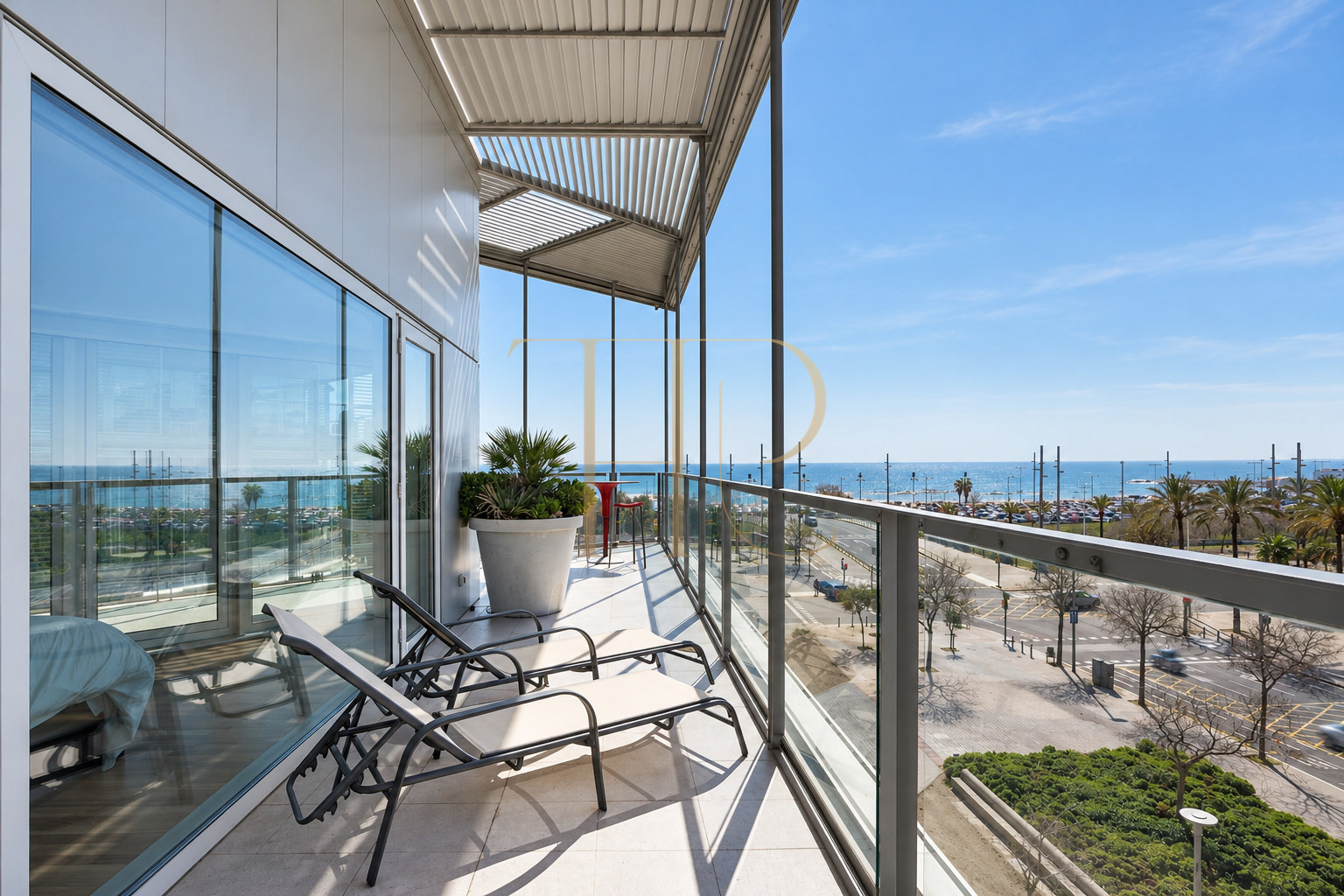 Ático alquilado con terraza de 90 m² y vistas al mar en Diagonal Mar