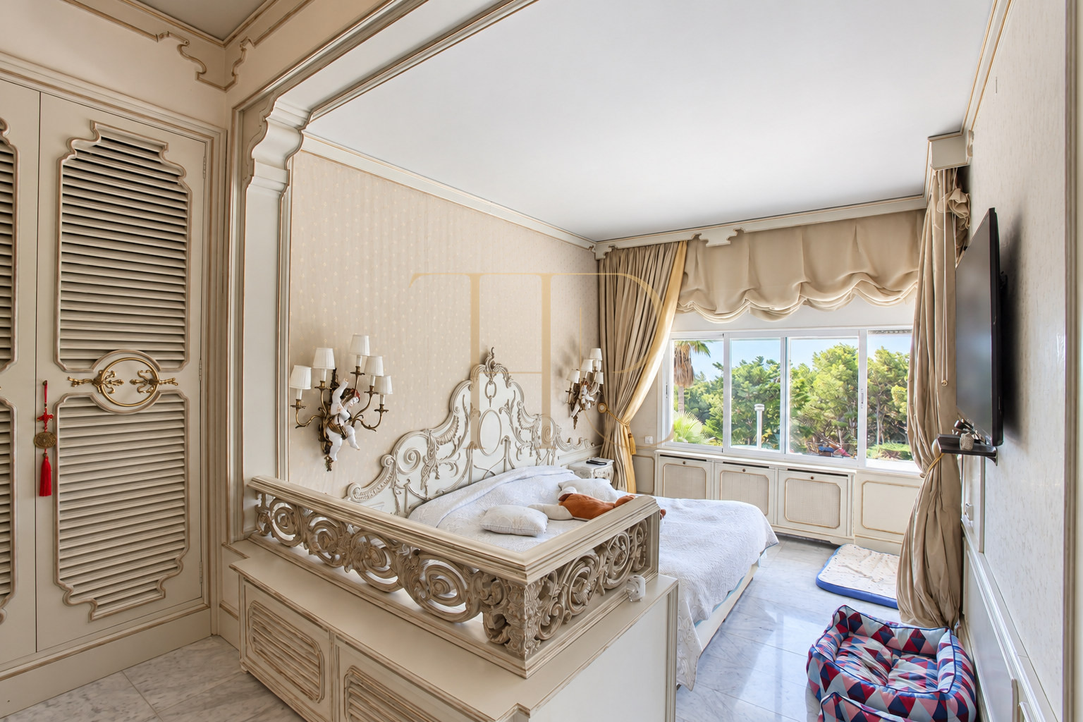 Villa con piscina y vistas al mar en Bellamar, Castelldefels