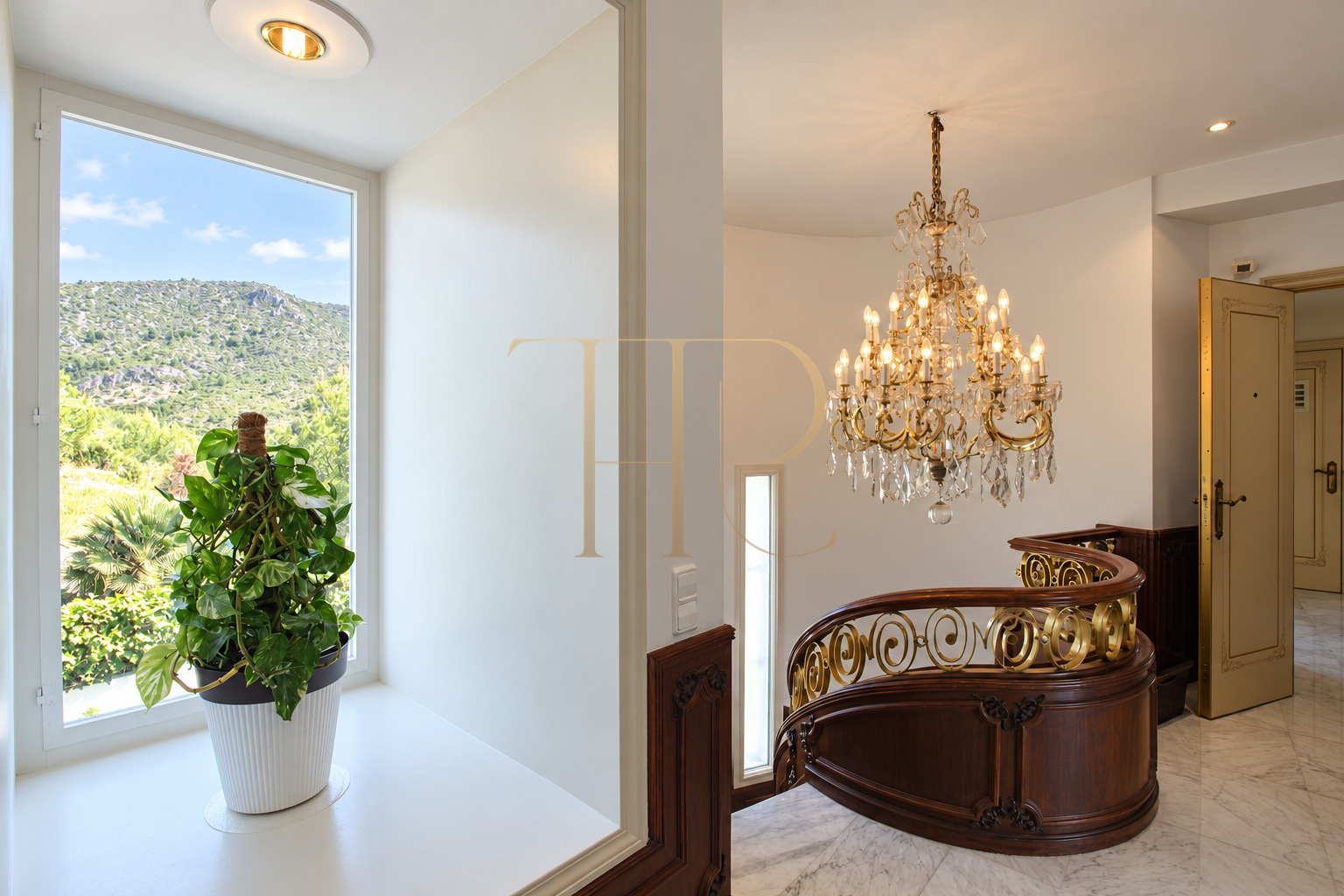 Villa con piscina y vistas al mar en Bellamar, Castelldefels
