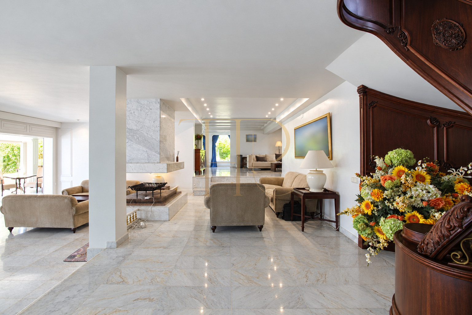 Villa con piscina y vistas al mar en Bellamar, Castelldefels