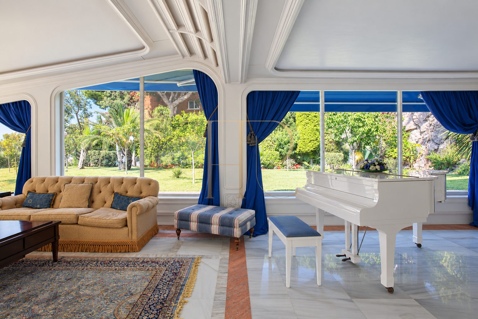 Villa con piscina y vistas al mar en Bellamar, Castelldefels