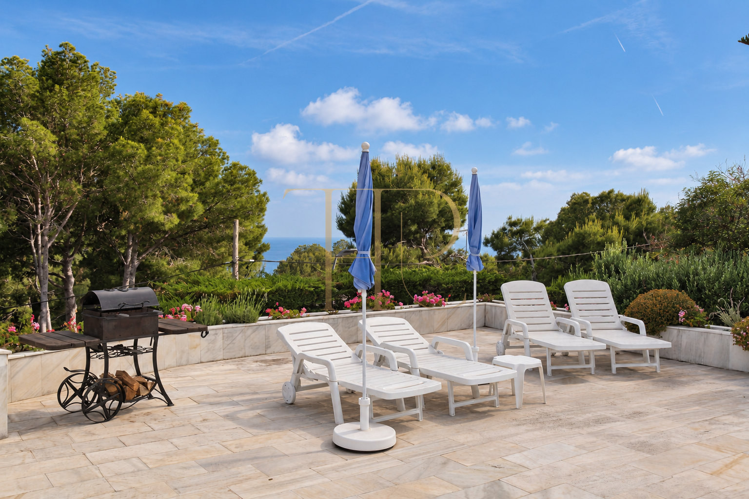 Villa con piscina y vistas al mar en Bellamar, Castelldefels