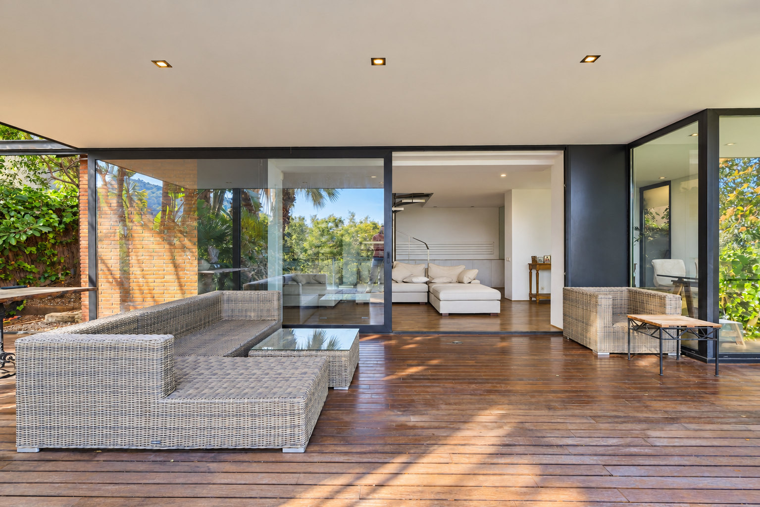 Casa pareada con vistas al mar en venta en Les Botigues de Sitges