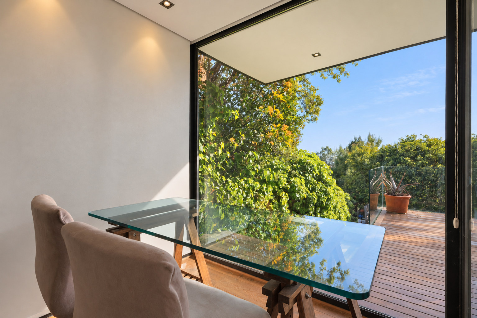 Casa pareada con vistas al mar en venta en Les Botigues de Sitges