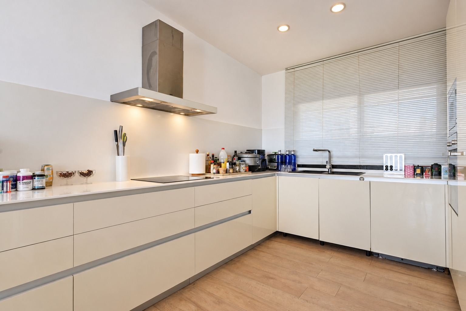 Casa pareada con vistas al mar en venta en Les Botigues de Sitges