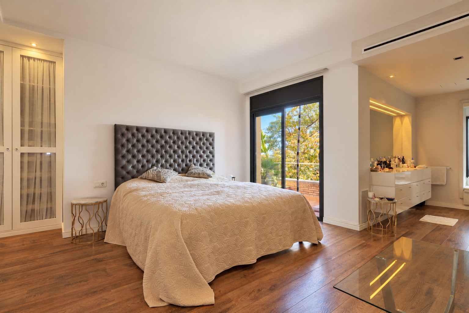 Casa pareada con vistas al mar en venta en Les Botigues de Sitges