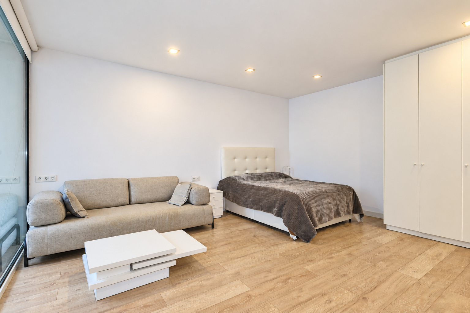 Casa pareada con vistas al mar en venta en Les Botigues de Sitges