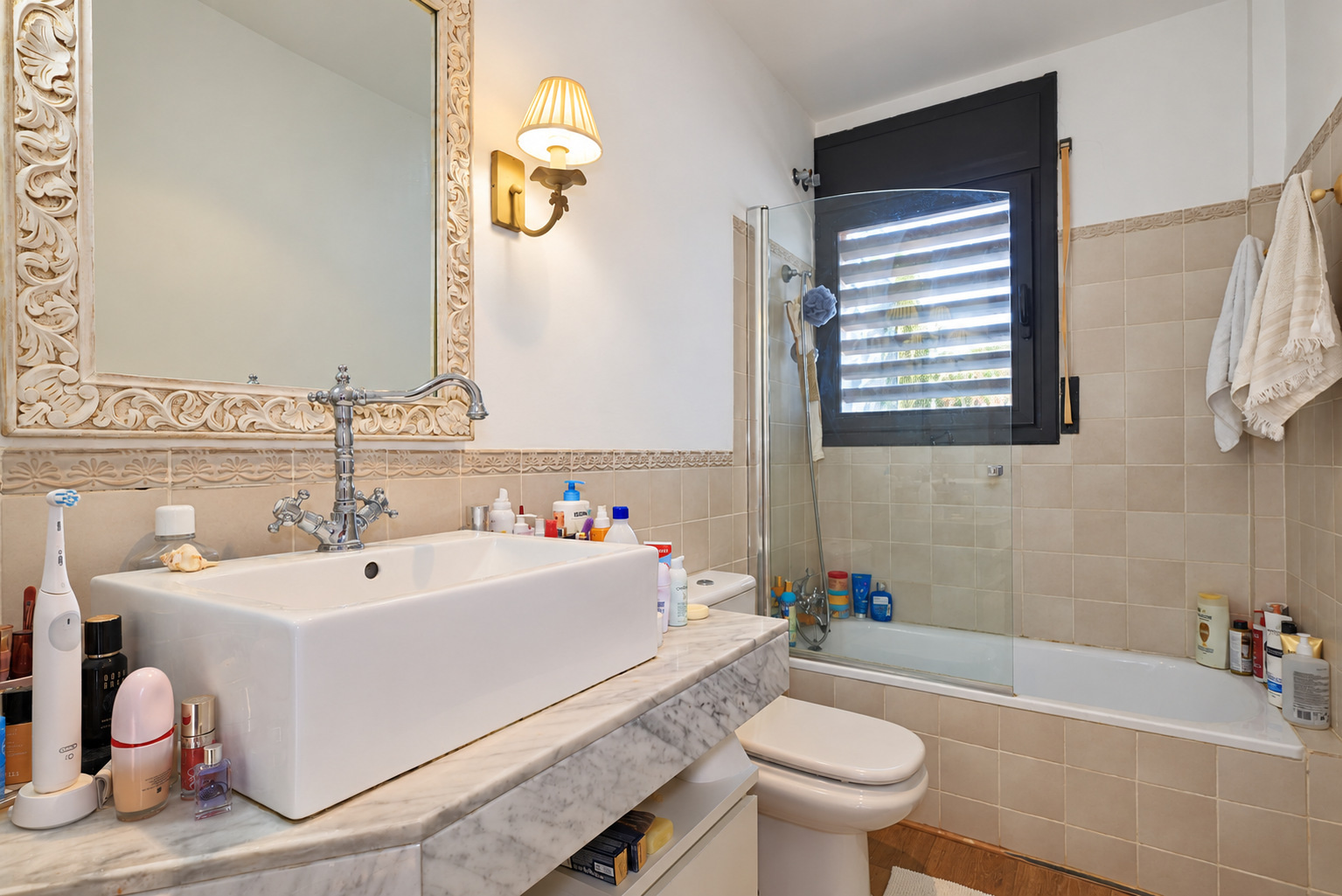 Casa pareada con vistas al mar en venta en Les Botigues de Sitges