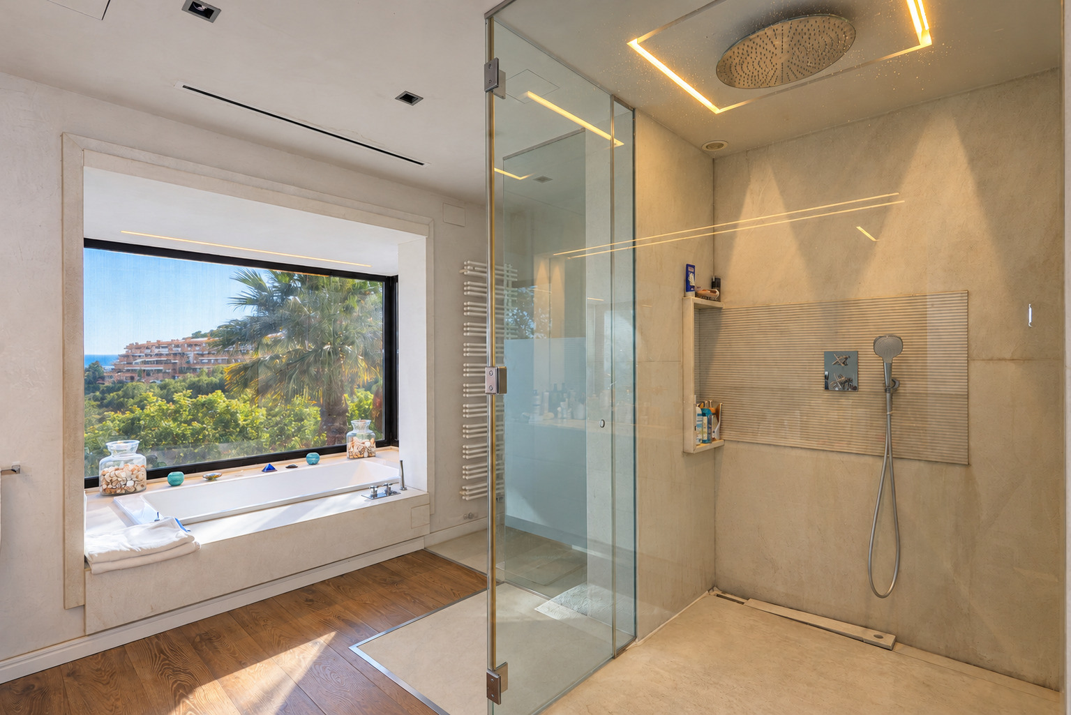 Casa pareada con vistas al mar en venta en Les Botigues de Sitges