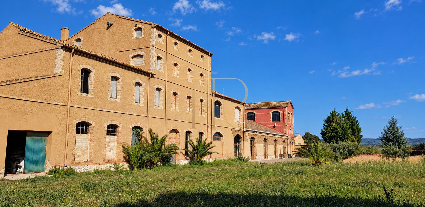 Finca histórica con proyecto hotelero en el Penedès — vendida