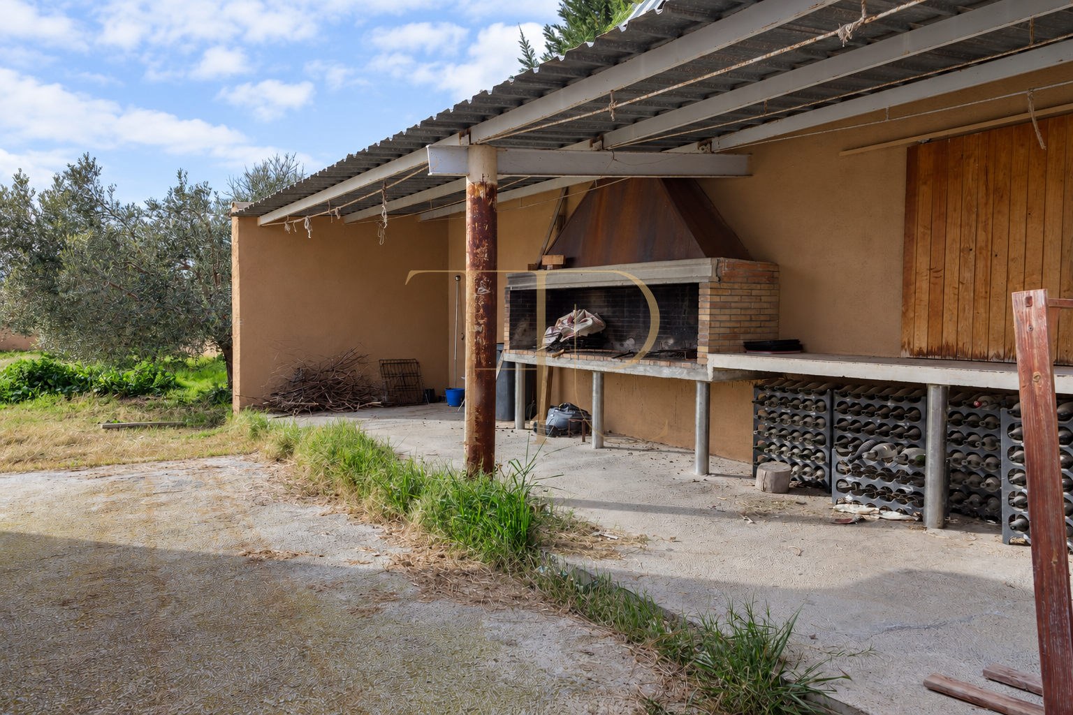 Finca histórica con proyecto hotelero en el Penedès — vendida