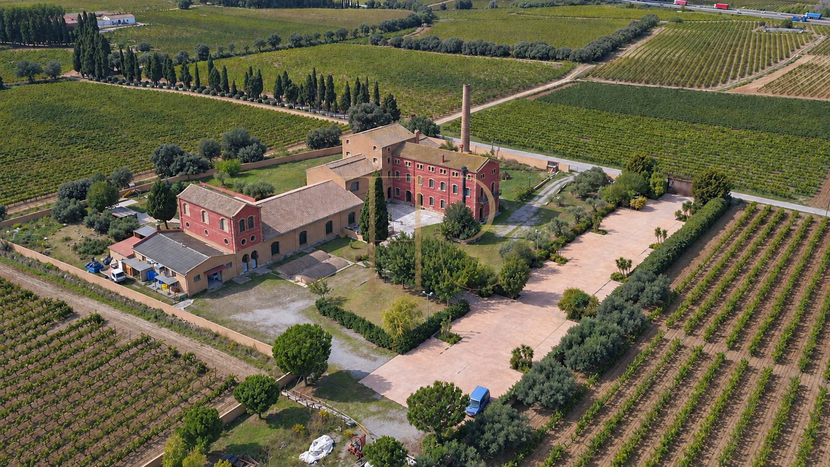 Finca histórica con proyecto hotelero en el Penedès — vendida